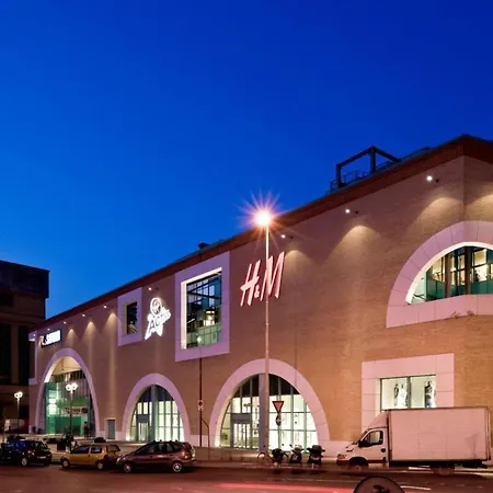 Modern House, Station, Aereoporto Vicino